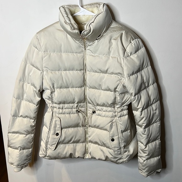 Zara downfilled puffer jacket L (fits more like a M) - Picture 1 of 10